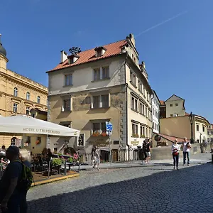 U 3 Pstrosu 4* Prag